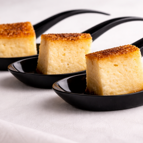 Cucharita de torrija de pan brioche